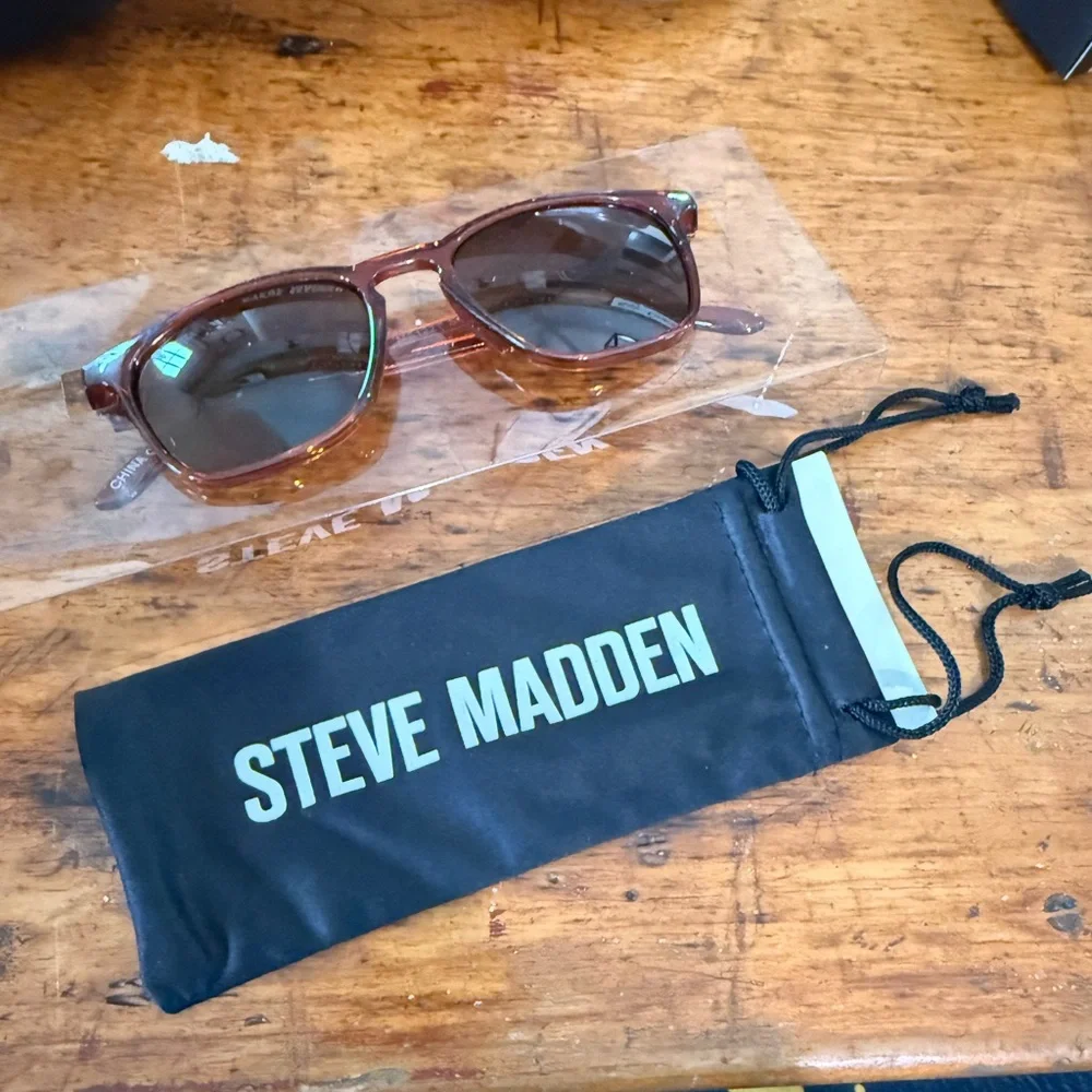 Steve Madden Reading Sunglasses 2.50